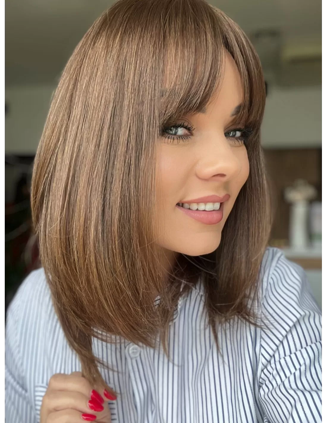 Fryzura do ramion z grzywką